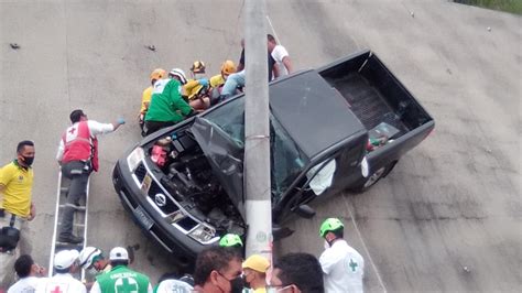 Fotos Tres Personas Lesionadas En Un «extraño Accidente De Tránsito