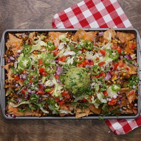 Loaded Vegetarian Nachos Recipe by Maklano