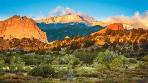 The 10 Best Hiking Trails Near Colorado Springs For Families and Beginners