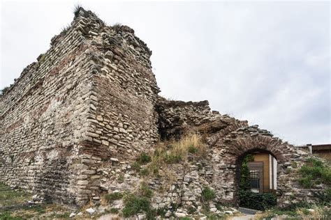 Крепостные стены Константинополя. Стена Феодосия - Пятые Военные ...