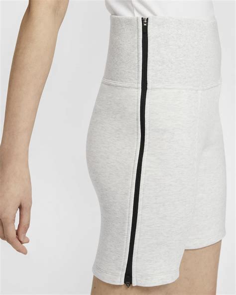 Женские шорты Nike Sportswear Tech Fleece черные FN2521-013 купить в ...