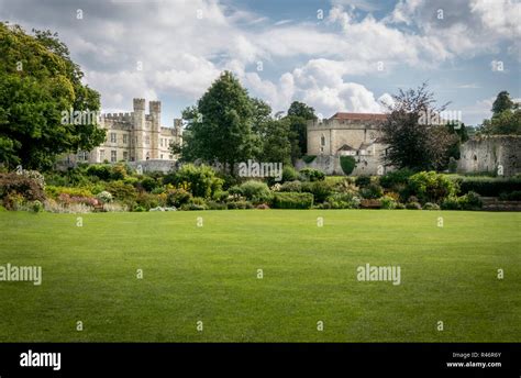 Leeds Castle Gardens Stock Photo - Alamy