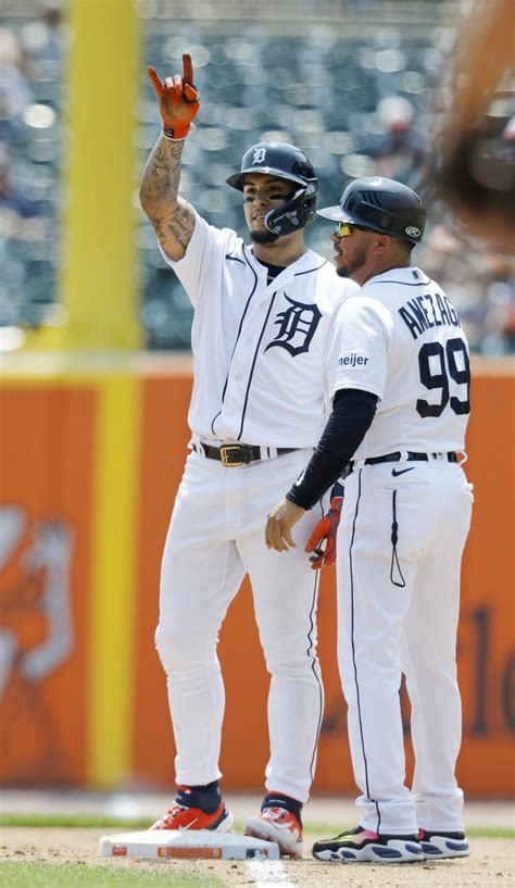 Detroit Tigers Javier Báez Picks Up 1000th Career Hit Drives In Run