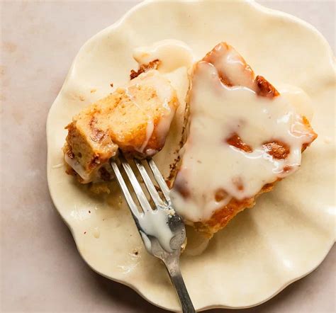 Grandmas Old Fashioned Bread Pudding With Vanilla Sauce Yummy Treats