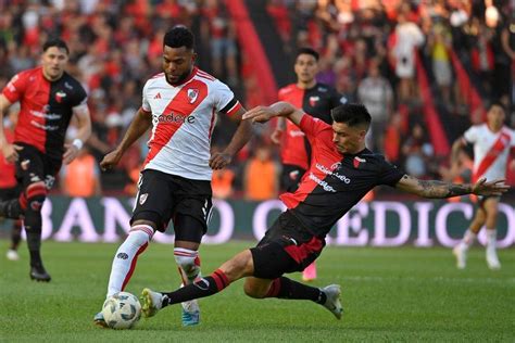 En Santa Fe Colón y River repartieron puntos en un partido vibrante