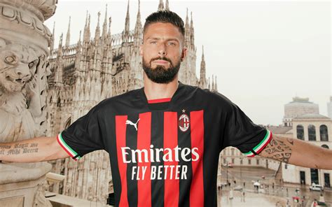 AC Milan unveiled the new jersey for the 2022/23 season signed PUMA