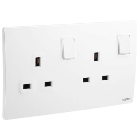 Mallia Senses 2 Gang Bs Switched Socket Outlet Double Pole 13a Matt White 281117mw