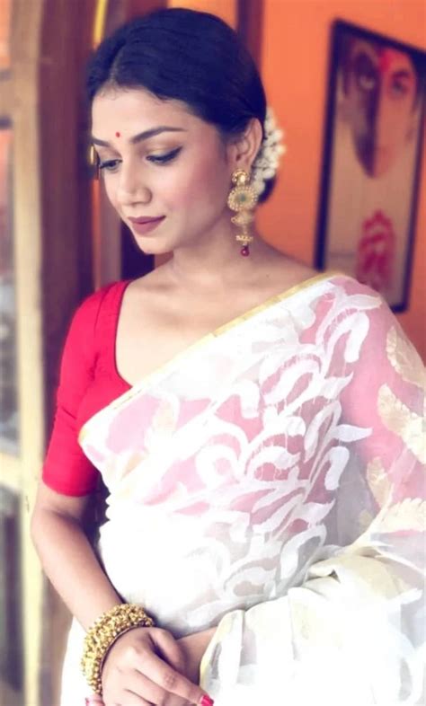 50 Stunning Hot Photos Of Sauraseni Maitra In Sarees Wiki Bio Films Web Series And Instagram