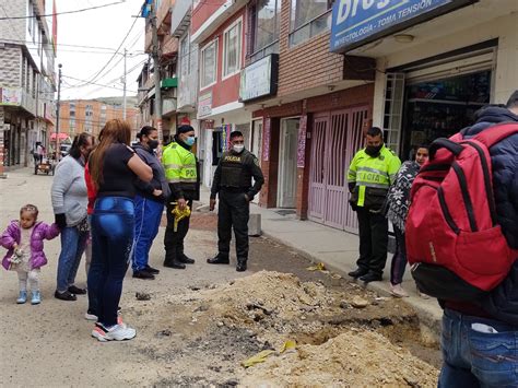 Aguas Residuales Inundan Las Calles Del Barrio El Danubio En Soacha