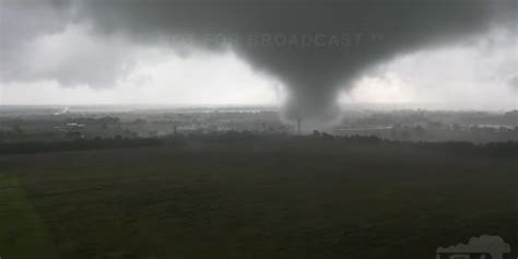 Storm chasers capture terrifying storm with Mavic 2 Pro