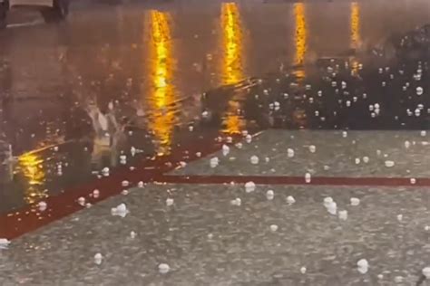 暴雨雷电大风来袭 北京11个区突降冰雹 密云 顺义 冰雹袭击 大纪元