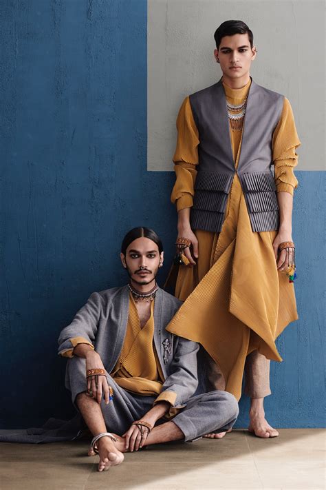 Shantanu & Nikhil 2018 ‘Tribe India Story’ :: Behance