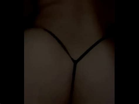 Le gros cul devient excité quand elle se fait baiser en levrette XVIDEOS