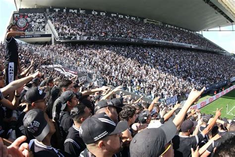 Ao Vivo Assista Corinthians Masters X Real Madrid Leyendas SBT