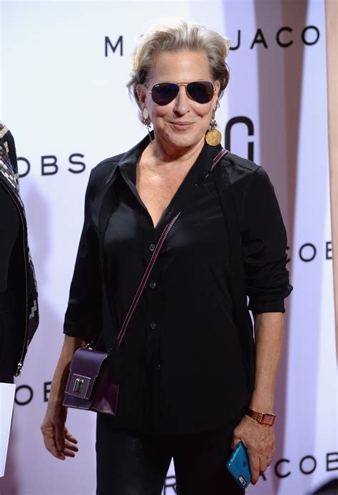 Bette Midler Slams Justin Biebers Dad For Tweet About Singers Full Frontal Nude Picture IBTimes