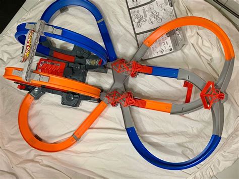 Mattel Hot Wheels Mega Loop Mayhem Track Set Hobbies Toys Toys Games On Carousell