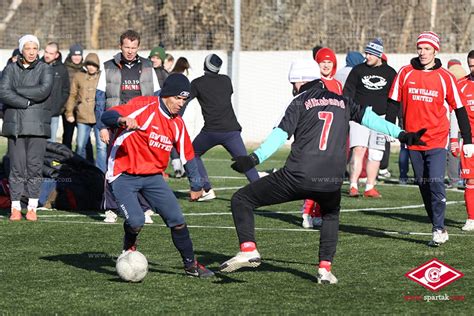 ПРОФЕССИОНАЛОВ ЖДУТ ТОЛЬКО В РОЛИ ЗРИТЕЛЕЙ - Московская правда