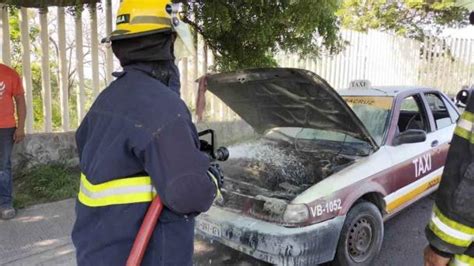 Se Incendia Taxi En La El Coyol En Veracruz