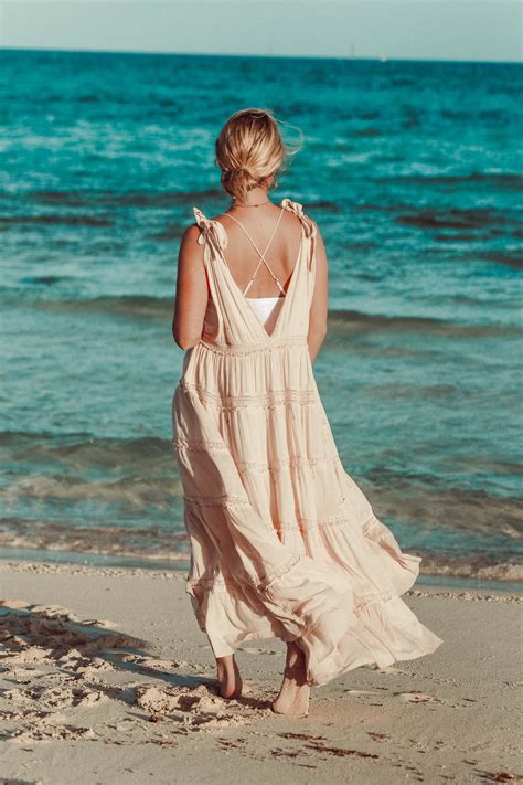 Summer Maxi Dress Round Up Beachy Maxi Dress Outfit Ideas In 2020