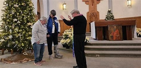 El Párroco De Una Iglesia Católica De Kentucky Realiza «bendición A