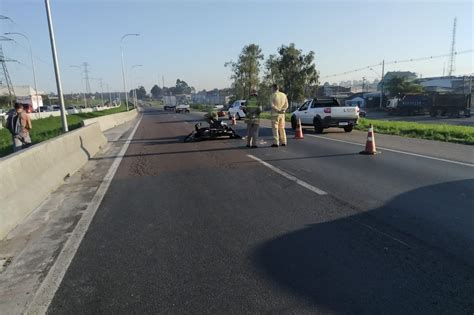 Motociclista Morre Na Hora Na Br Ap S Cair E Ser Atropelado