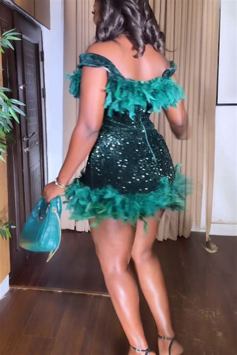 Wholesale Ink Green Sexy Solid Sequins Patchwork Feathers Backless Off The Shoulder Wrapped