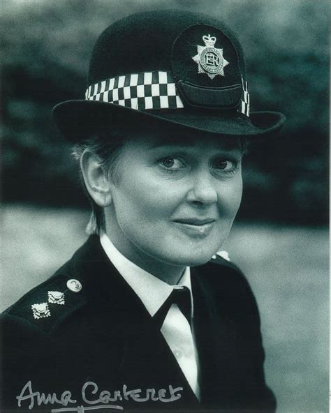 Anna Carteret "Juliet Bravo" Genuine signed Autograph 10x8 COA 9097