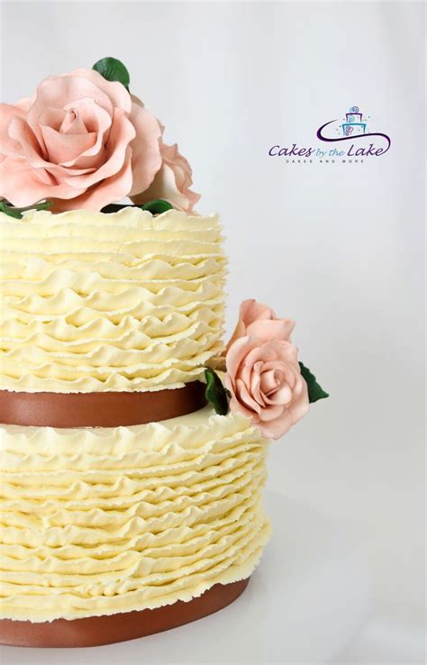 RUFFLED BUTTERCREAM WEDDING CAKE This Weekend We Were Delighted To