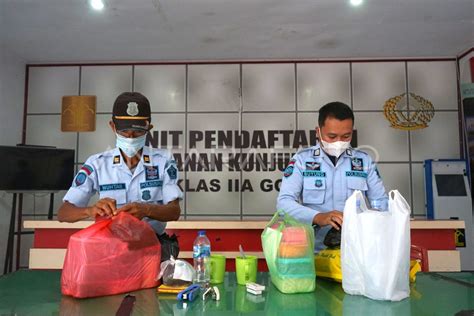 UJI COBA LAYANAN KUNJUNGAN TATAP MUKA DI LAPAS ANTARA Foto