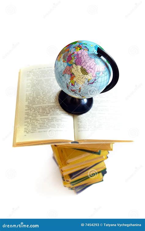 Livros E Globo Do Mundo No Branco Imagem De Stock Imagem De Mapa