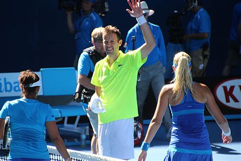 Daniel Nestor wins the Australian Open mixed doubles title - Yahoo Sports