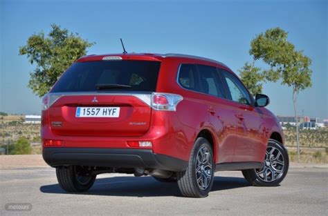 Mitsubishi Outlander 220 DI D 2WD I Gama Equipamiento Y Precios