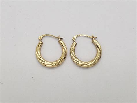 Vintage Jcm K Solid Gold Twisted Design Lightweight Latch Back Hoop