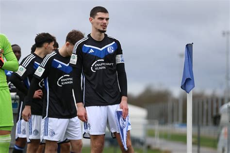 Fc Schalke Bitterer Abgang Top Talent Verk Ndet Abschied Selbst