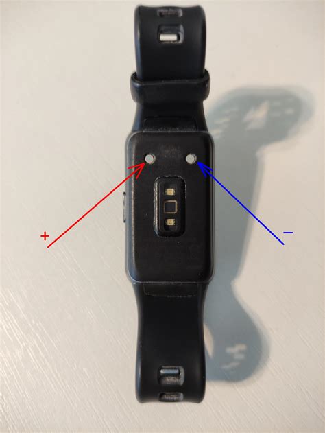 Блог инженера: Как зарядить Huawei Band 6 без кабеля