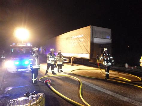 Lkw Brand Feuerwehr Malsch Retten L Schen Bergen Sch Tzen