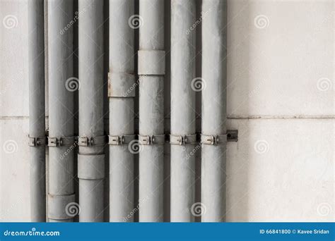 Alte Wasserleitungen Auf Wand Stockfoto Bild Von Rohr Rohrleitung