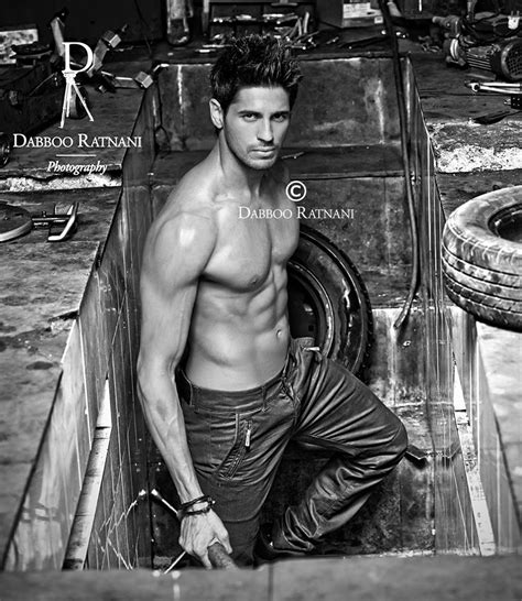 Shirtless Bollywood Men Siddharth Malhotra Shirtless Often Hot Bod Of Bollywood