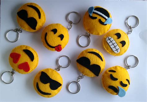 Брелок в машину своими руками из фетра - 86 фото