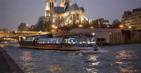 Paris: Christmas 5-Course Dinner Cruise | GetYourGuide