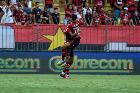 Flamengo Cresce Na Segunda Etapa E Vence O Resende No Raulino De Oliveira