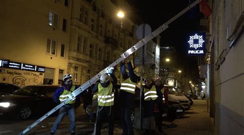 Lotna Brygada Opozycji Po Drabinie Do Komendy Policji Na Wilczej OKO