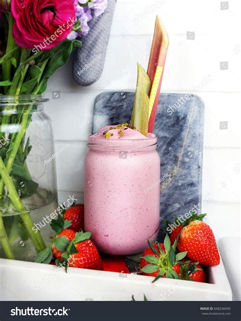 Mini Naked Cake Hipsters Stock Photo Shutterstock