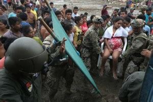 Ayuda humanitaria llega a caseríos aislados de Piura en helicóptero