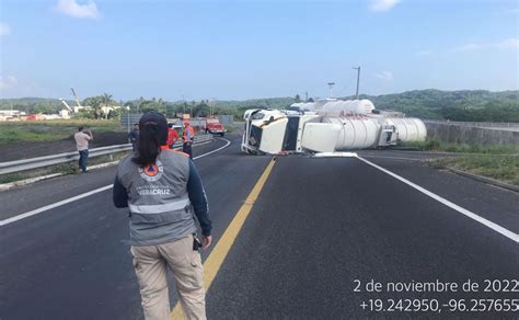 Volcadura De Pipa Con Di Sel Deja Un Herido En El Puerto De Veracruz