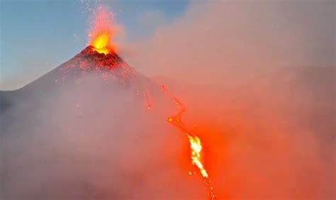 Vulcanul Etna A Erupt Din Nou