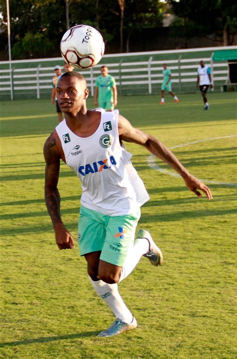 Após saída de Léo Gamalho Goiás está perto de rescindir Felipe