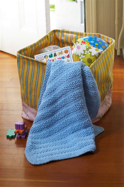 Seed Stitch Baby Blanket Pattern (Knit) – Lion Brand Yarn