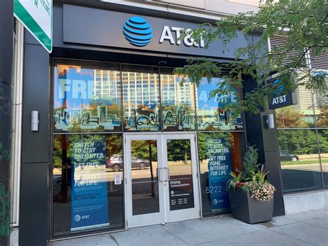 Cell Phone Store in Chicago | iPhones, Samsung Phones, Prepaid Phones