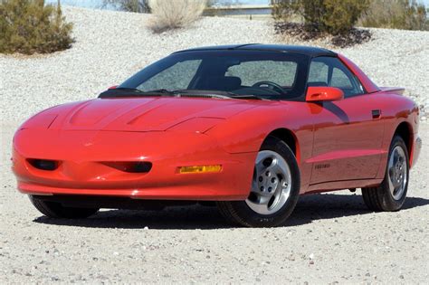 Технические характеристики Pontiac Firebird 34 At 162 лс 4